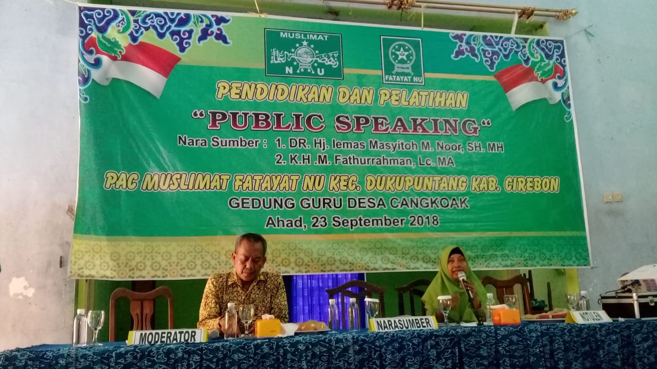 Muslimat-Fatayat NU Dukupuntang Latih Kader Public Speaking