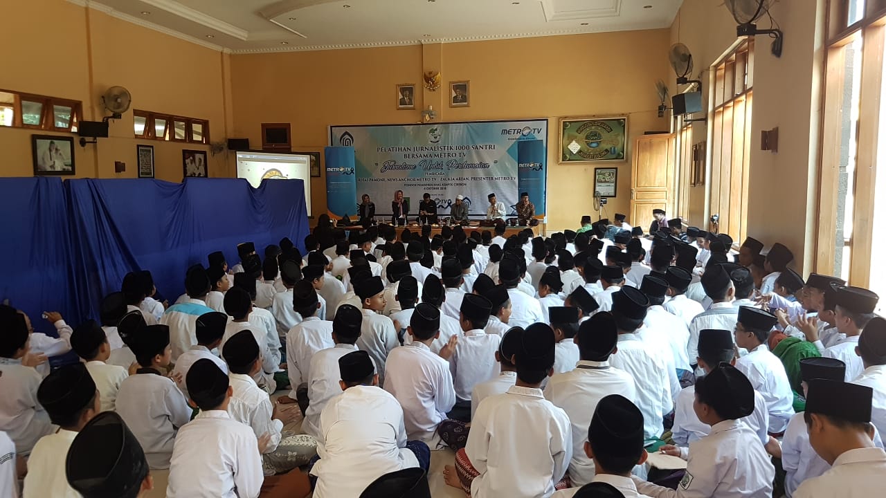 Santri Kempek Belajar Jurnalistik Bersama Metro TV