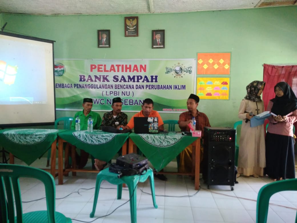 Sambut Hari Santri Nasional, LPBI MWC NU Gebang gelar Pelatihan Bank Sampah