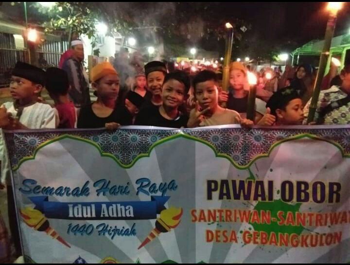 Meriahkan Iduladha, Keluarga Besar NU Ranting Gebang Kulon Gelar Pawai Obor
