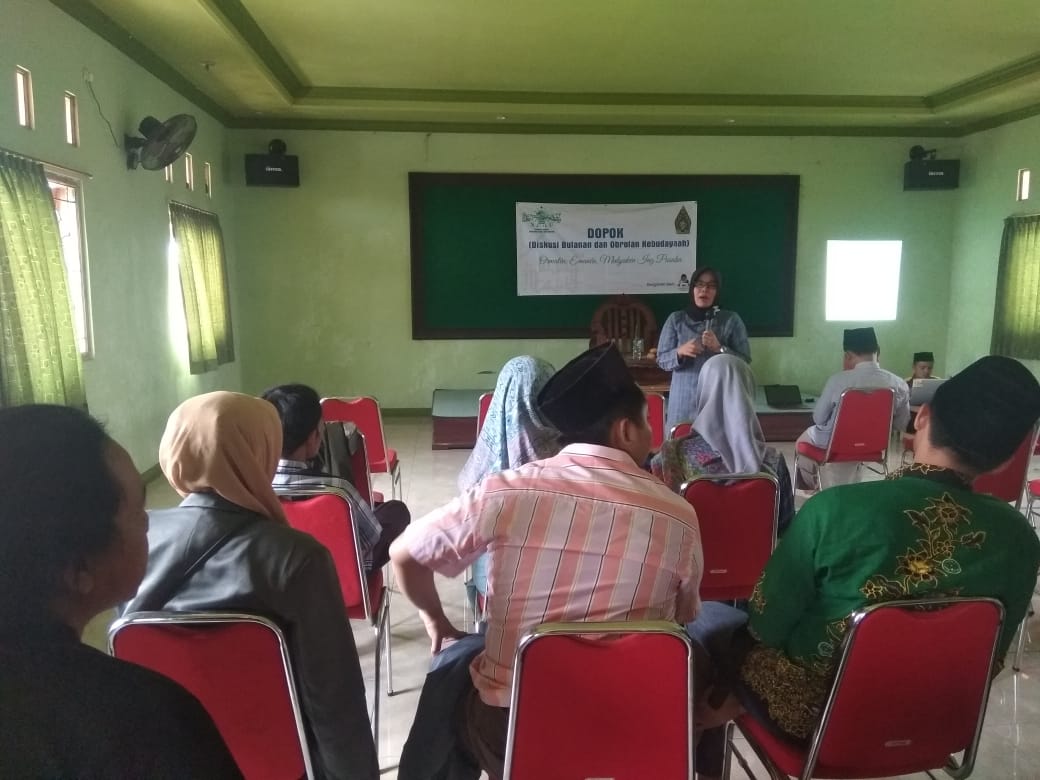 Lesbumi PCNU Kabupaten Cirebon Ajak Perempuan Terlibat Aktif di Tajug Bahas Narasi Damai