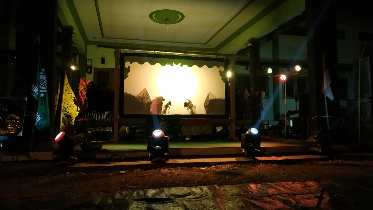 Lesbumi Gelar Pertunjukkan Wayang di Halaman Kantor PCNU