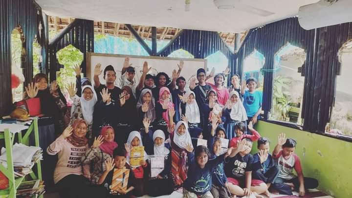 Menghidupkan dan Menggerakkan Literasi