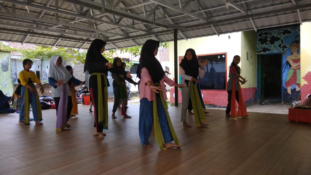 Sanggar Soban Banjar Patoman Ajak Masyarakat Teladani Leluhur Lewat Pertunjukan Babad Tanah Klayan