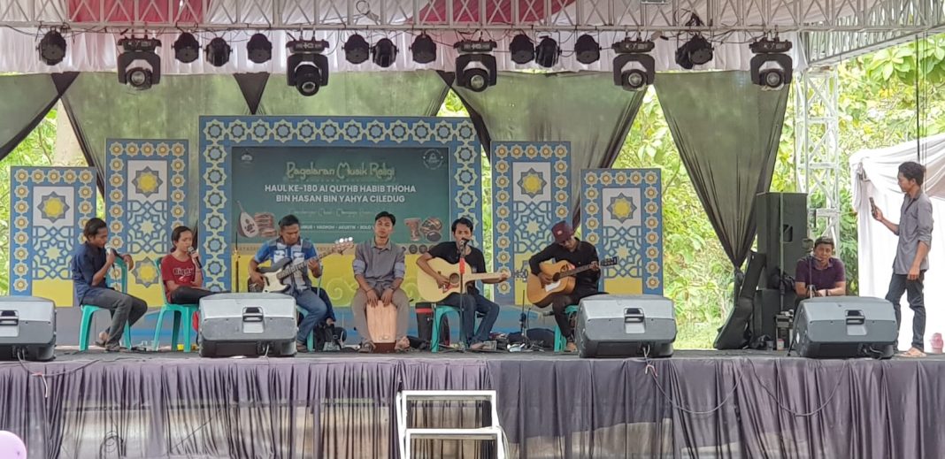 Para Musisi Turut Ramaikan Haul Habib Thoha Ciledug