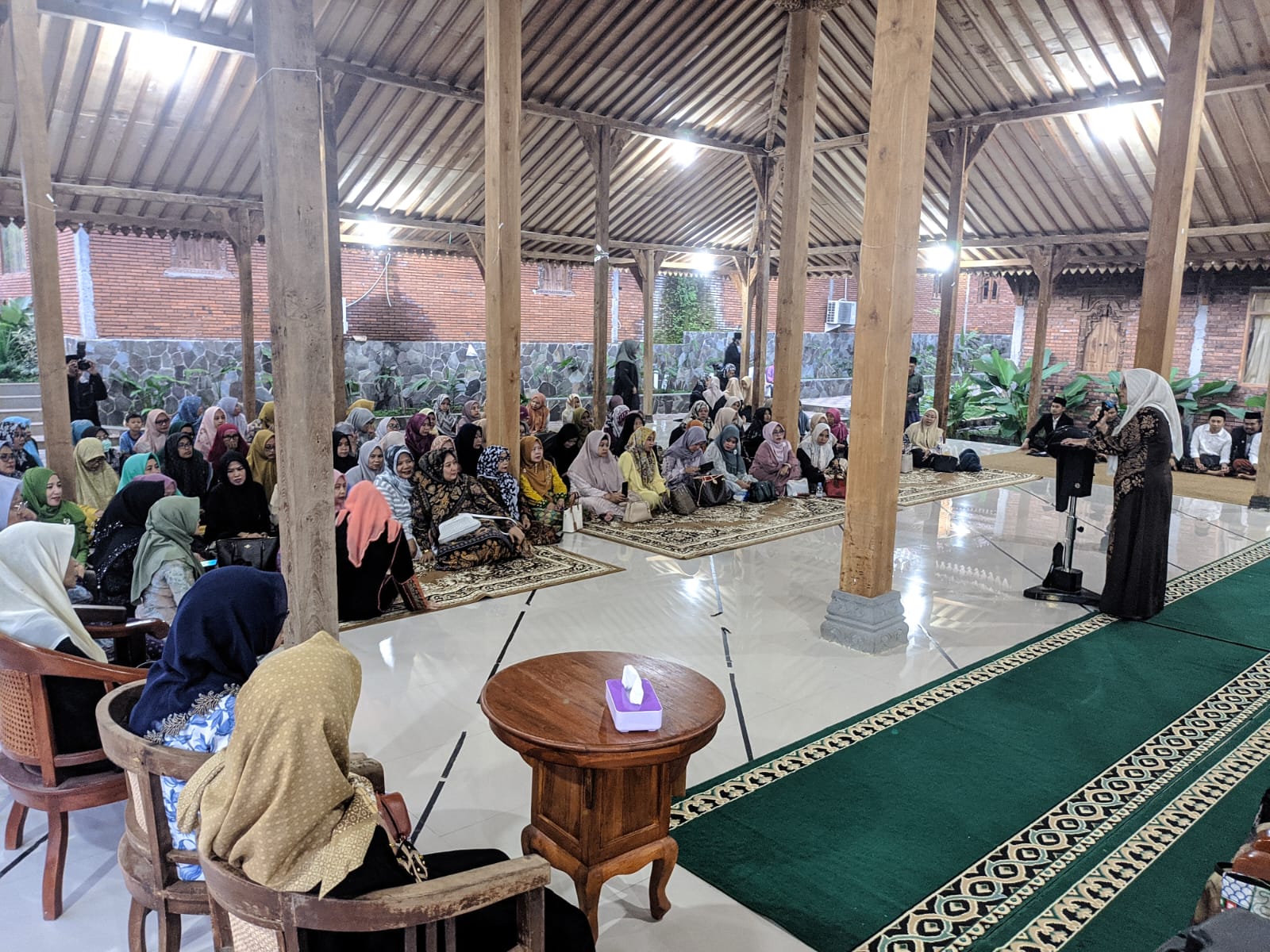 Ketua RMI PCNU Kabupaten Cirebon Ungkap Peran Bu Nyai dalam Kemajuan Pesantren