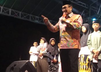 Bupati Cirebon Sebut Santri Punya Peluang yang Sama Sukses di Masa Depan