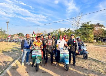 Bupati Cirebon Turut Serta dalam Konvoi Vespa Peduli Palestina