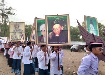 50 Pesantren Se-Kabupaten Cirebon Ikuti Lomba Kirab Santri