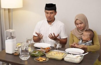 Hukum Makan dan Minum setelah Imsak