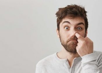 Apakah Ngupil Bisa Membatalkan Puasa? Begini Penjelasan LBM