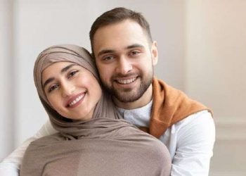 Hukum Mencium Pasangan saat Berpuasa